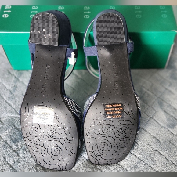 NWOT David Tate Navy Nova Suede Women's 8W Sandals - Picture 3 of 7